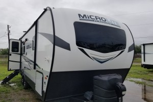 Used 2021 Forest River Flagstaff Micro Lite 22FBS Travel Trailer Used 2021 Forest River Flagstaff Micro Lite 22FBS Travel Trailer