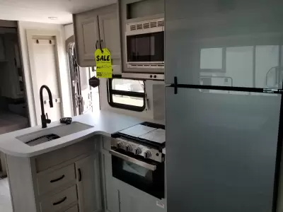 New 2027 Coachmen Catalina Legacy 273DBHCKLE — photo 18