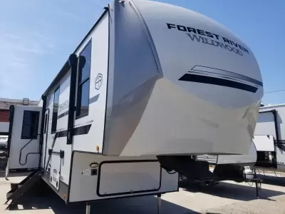 Used 2025 Forest River Wildwood Heritage Glen 325RL for sale in Corpus Christi, TX