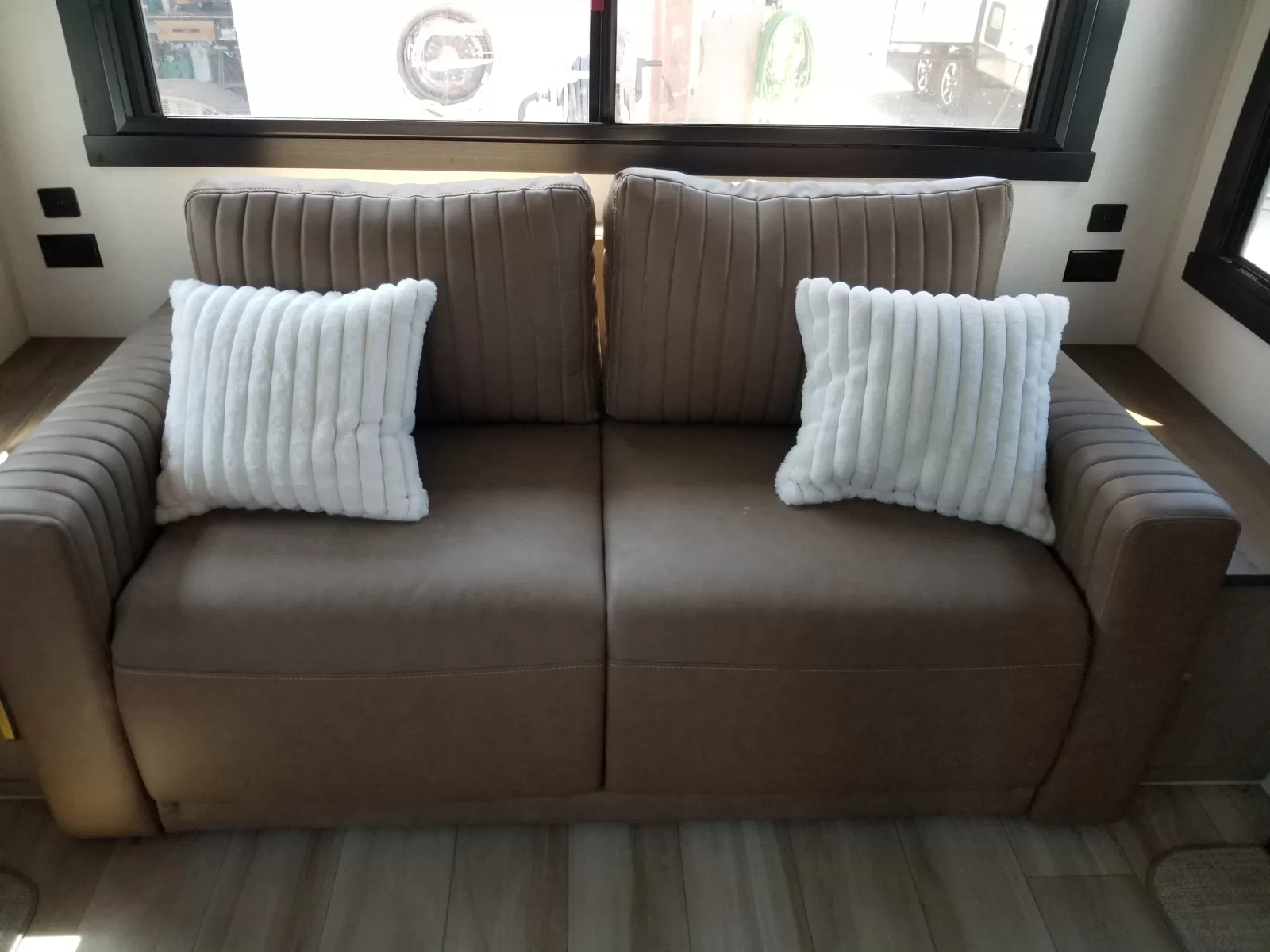 2025 Forest River 325RL Fifth Wheel for sale at Colonia Del Rey RV in Corpus Christi, TX