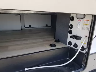 2027 Forest River Wildwood Heritage Glen 380WDR 5th wheel with solar panel and controller and auto leveling system. has built in dishwasher and washer.dryer. — photo 9