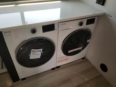 2027 Forest River Wildwood Heritage Glen 380WDR 5th wheel with solar panel and controller and auto leveling system. has built in dishwasher and washer.dryer. — photo 22