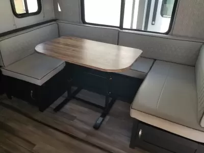 Used 2023 Coachmen Freedom Express 257BHS — photo 12