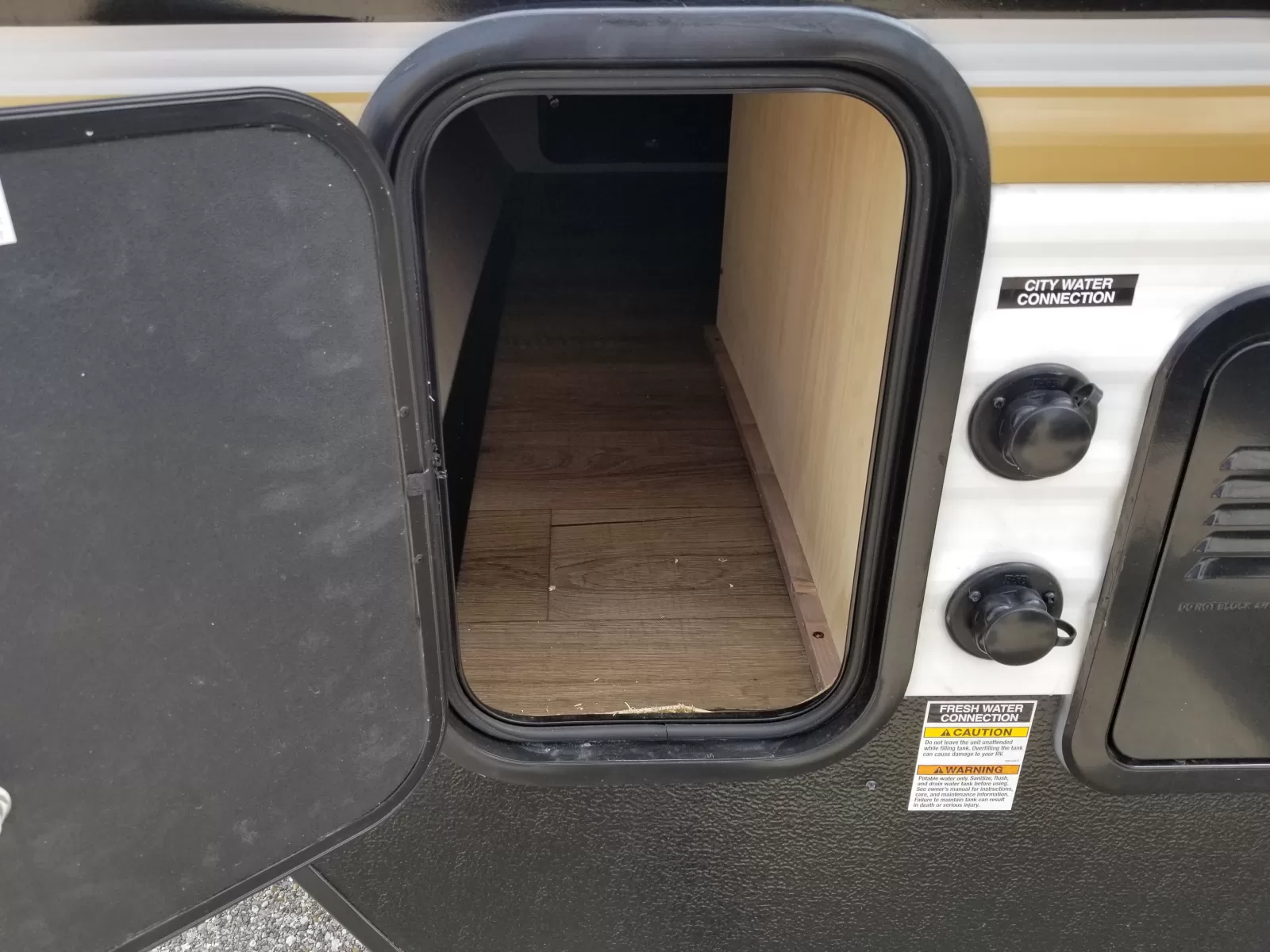 2027 Palomino 305BHCE Travel Trailer for sale at Colonia Del Rey RV in Corpus Christi, TX