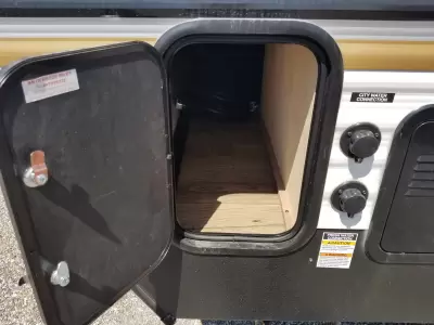 New 2027 Forest River PUMA CAMPING EDITION 305BHCE — photo 9