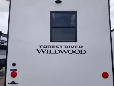 2027 Forest River Wildwood Heritage Glen 261FKRB — photo 5
