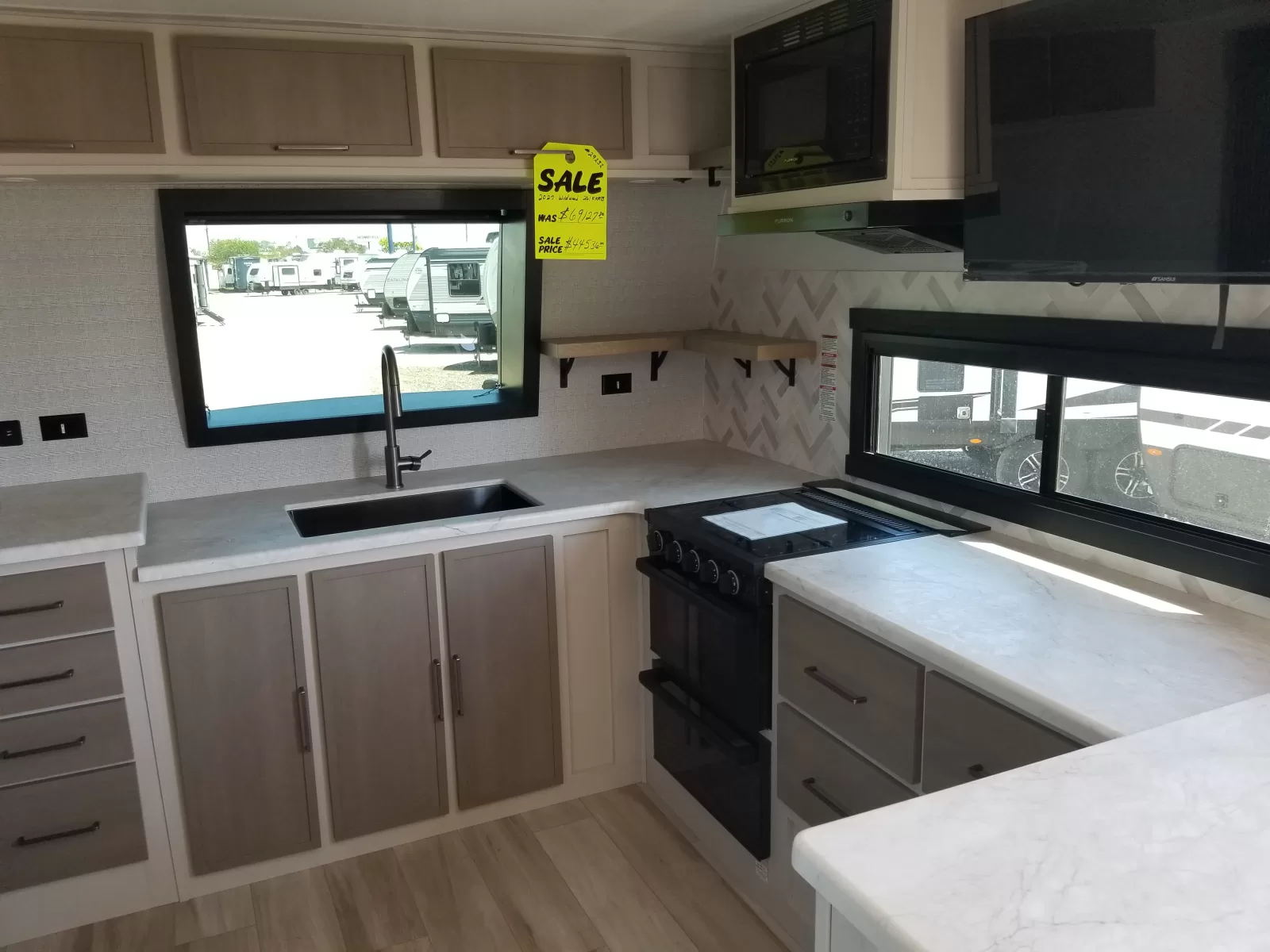 2027 Forest River 261FKRB Travel Trailer for sale at Colonia Del Rey RV in Corpus Christi, TX