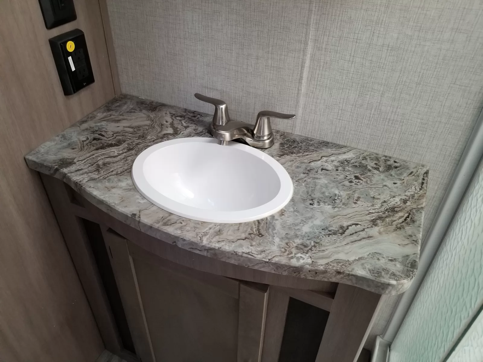 2022 Crossroads 253RB Travel Trailer for sale at Colonia Del Rey RV in Corpus Christi, TX
