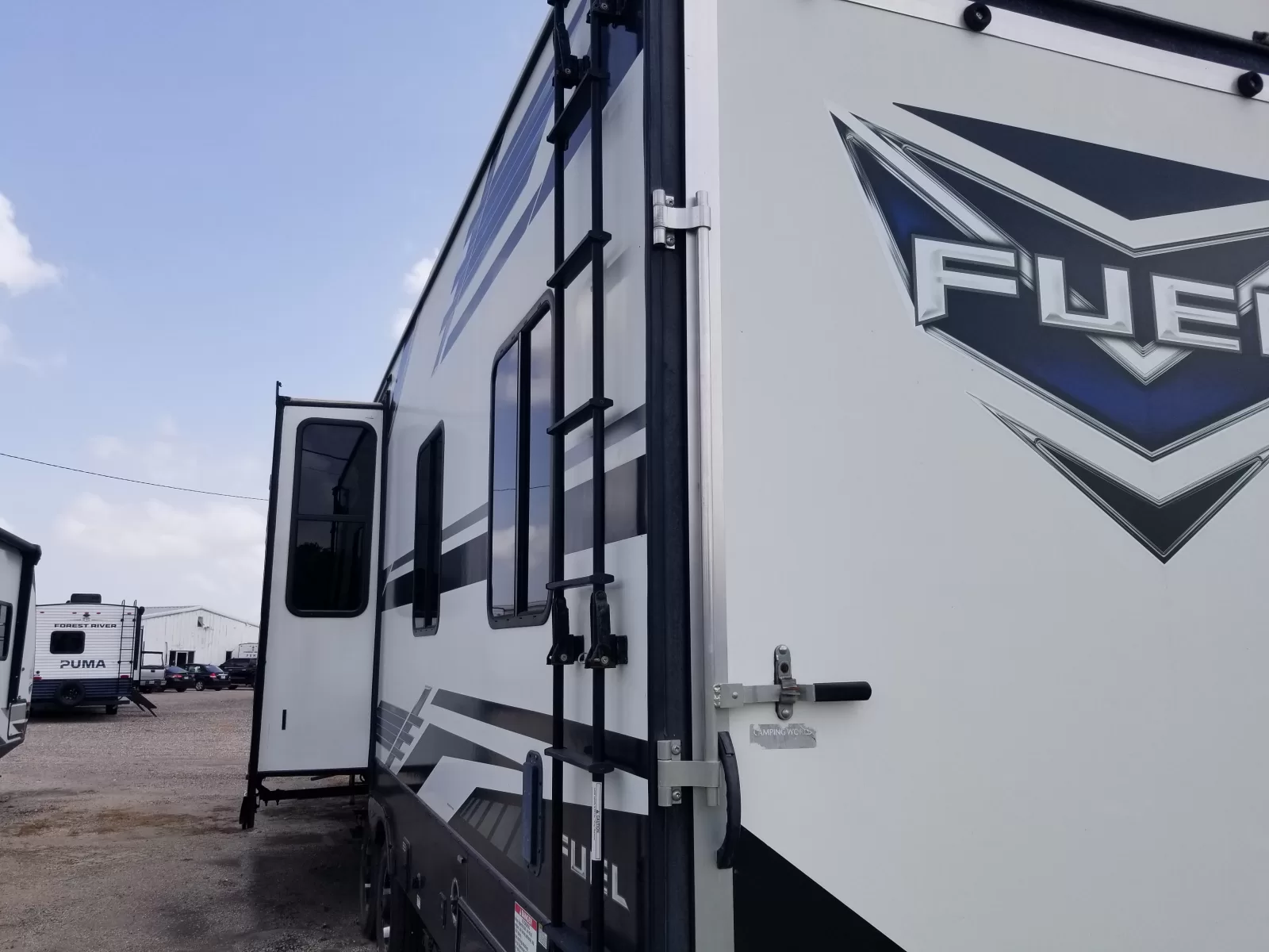 2021 Heartland 362 Fifth Wheel for sale at Colonia Del Rey RV in Corpus Christi, TX